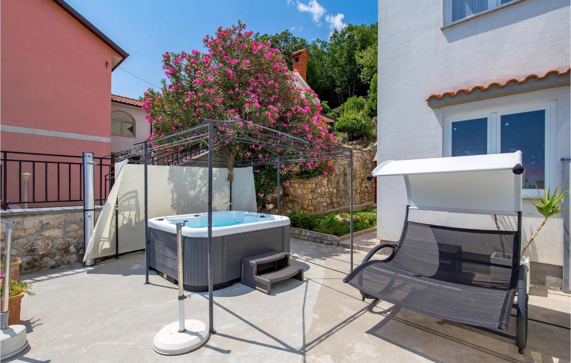 Stunning Apartment In Moscenicka Draga Exterior photo