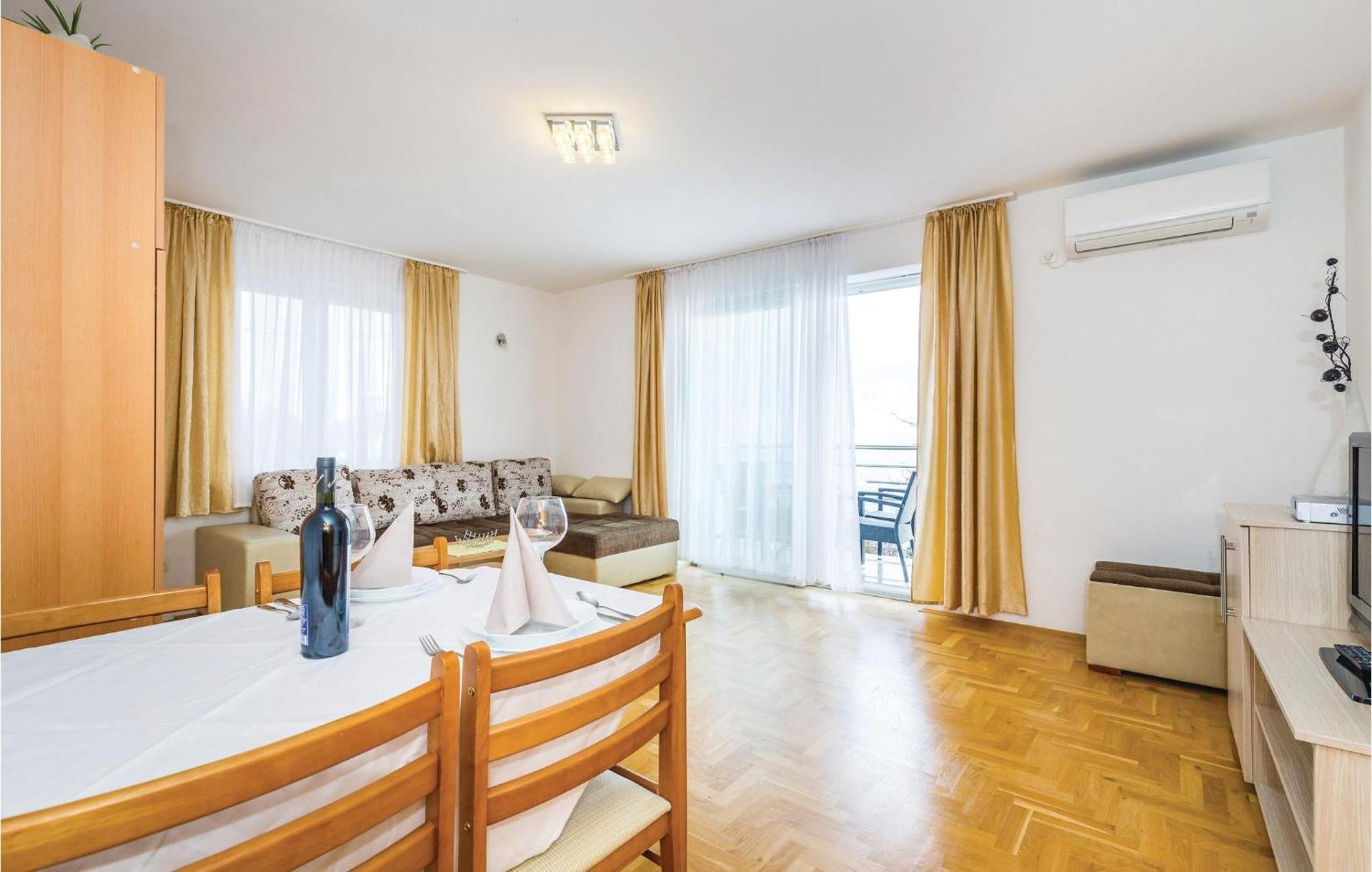 Stunning Apartment In Moscenicka Draga Exterior photo